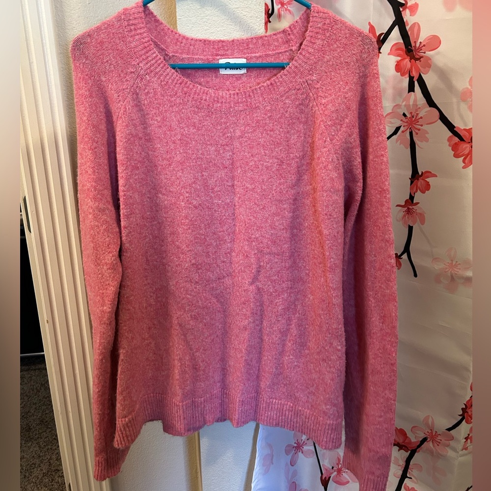 Elegant Pink Crew Neck Sweater
